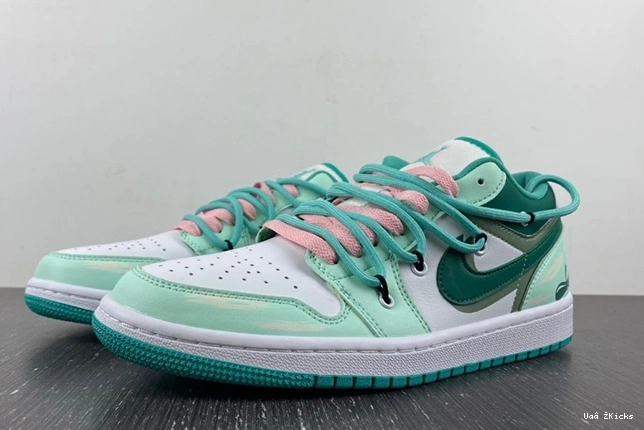 7049 Jordan Low SportInspired 123 1 DC0774- 1028